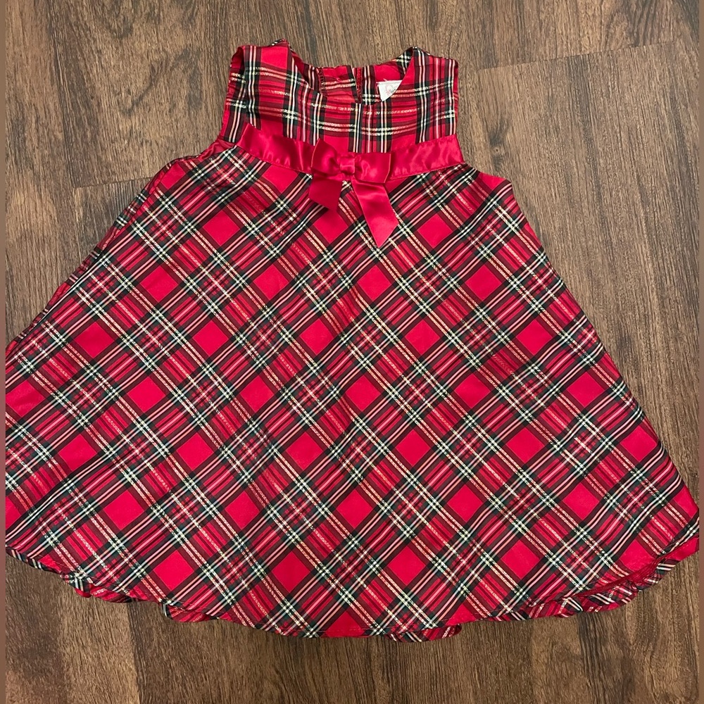 Girls Youngland Red, Black, White and Gold Olaid Formal Dress. size 24 Months.